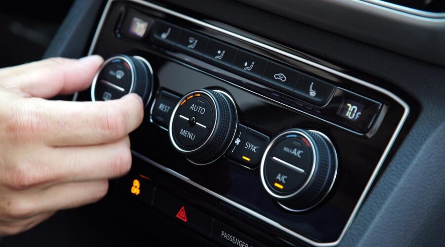 Jak poprawić działanie klimatyzacji samochodowej w upały? Co warto wiedzieć?